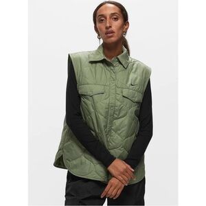 Nike Women’s Oversized Repel Sportswear Essentials Vest